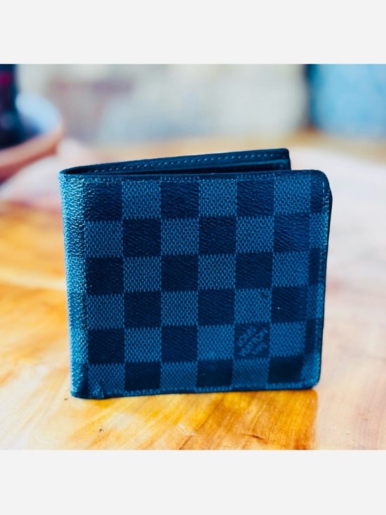 Other - Louis Vuitton blue
Damier Graphite Pattern Coated
Canvas Bifold